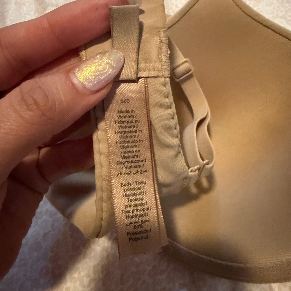 SKIMS Fits everybody bra - Picture 9 of 15